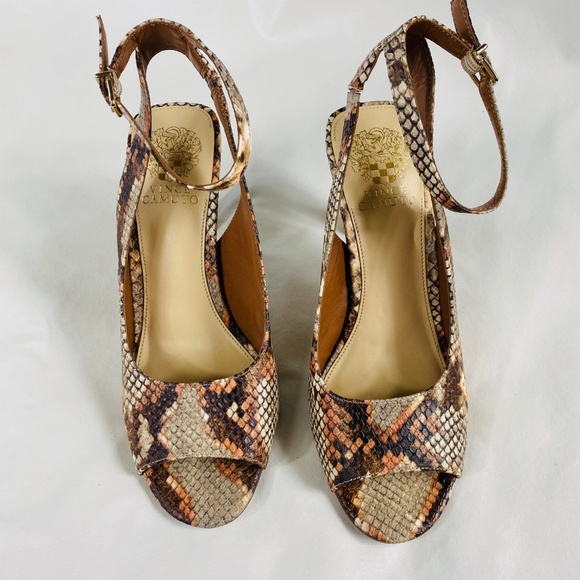 🌷NEW -Vince Camuto Reteema Snake Ankle-strap Pump - Picture 3 of 6